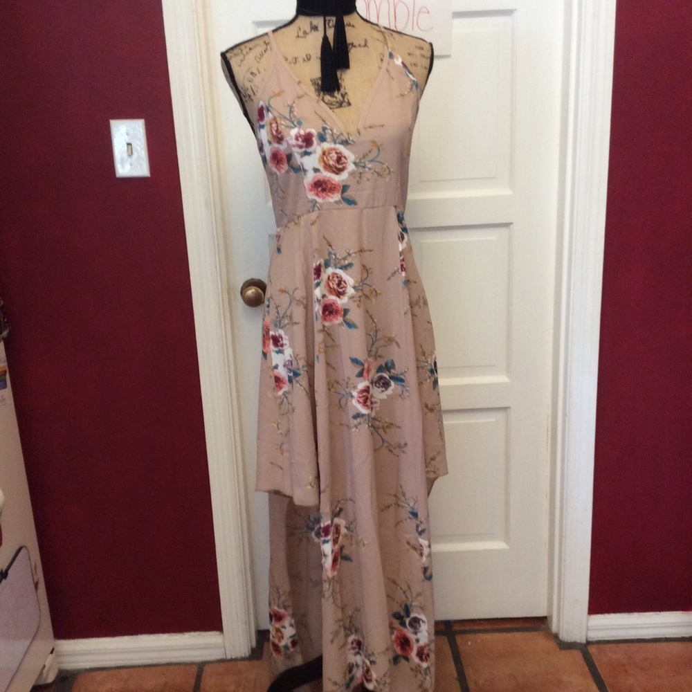 🦉Just in 🦉gorgeous Asymmetrical dress - Picture 8 of 8